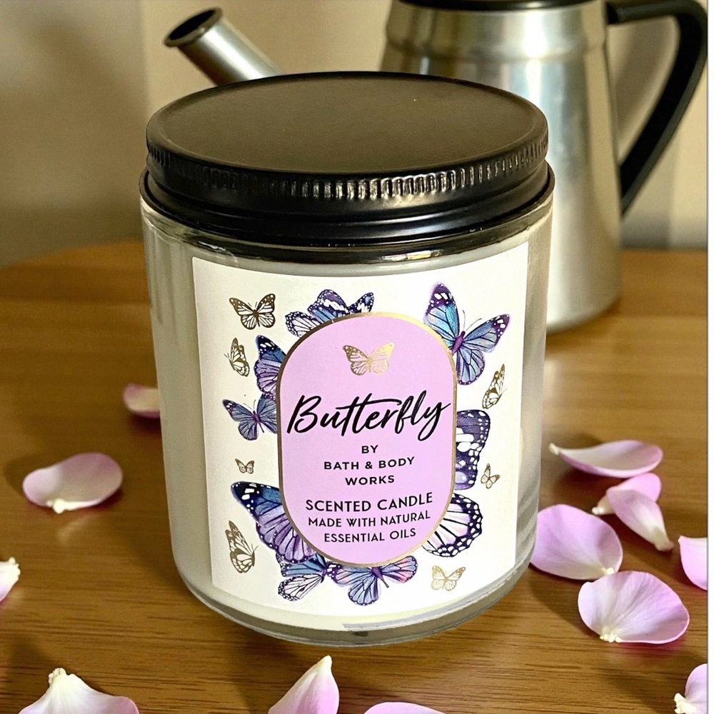 Bath & Body Works Butterfly single wick candle with lid